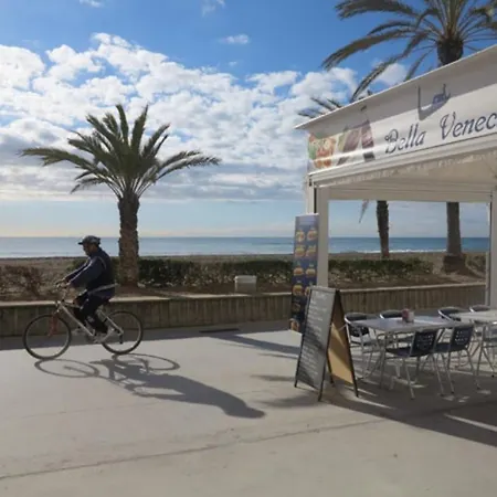 Mikel, Oceanfront